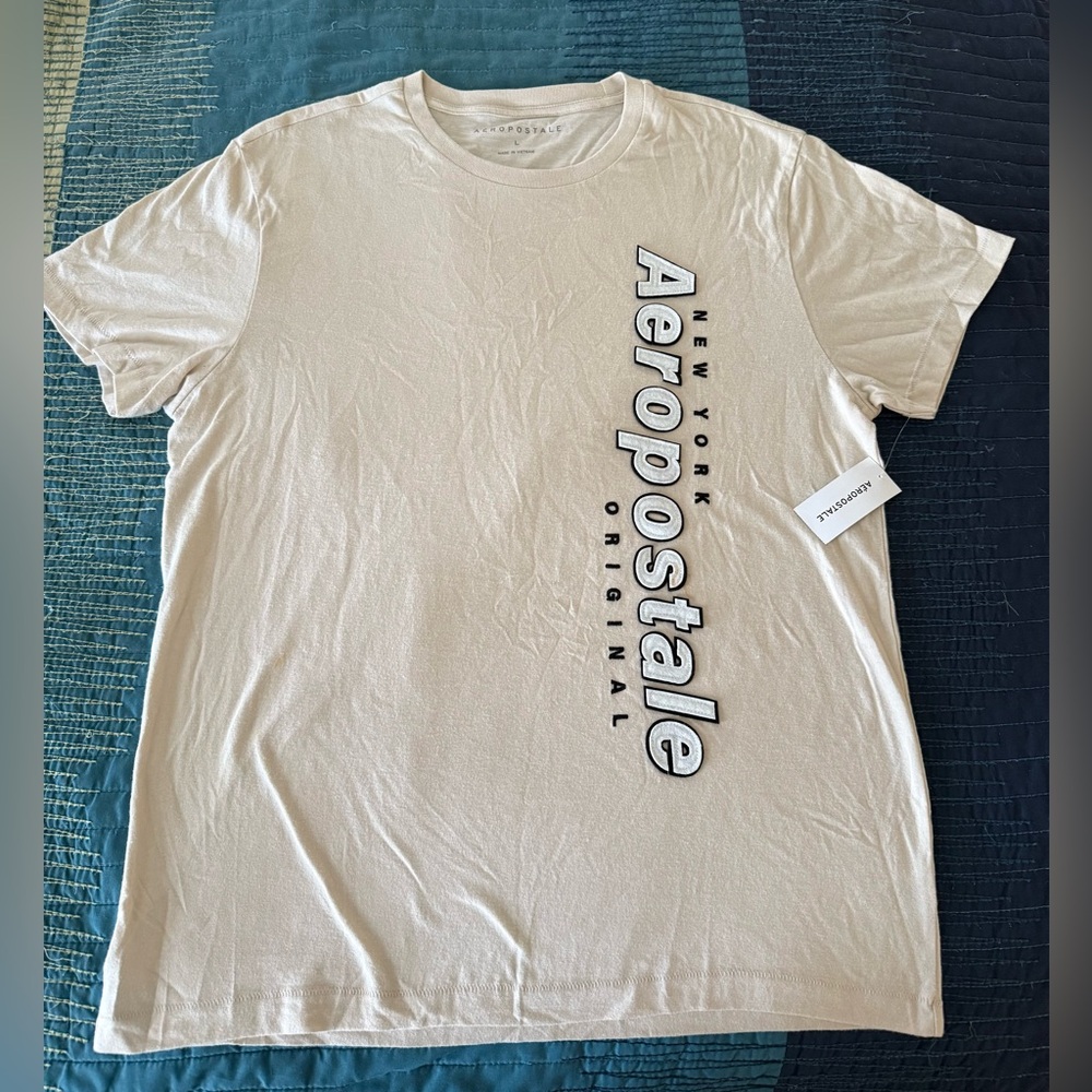 NWT! Aeropostale Men's Cream T-Shirt